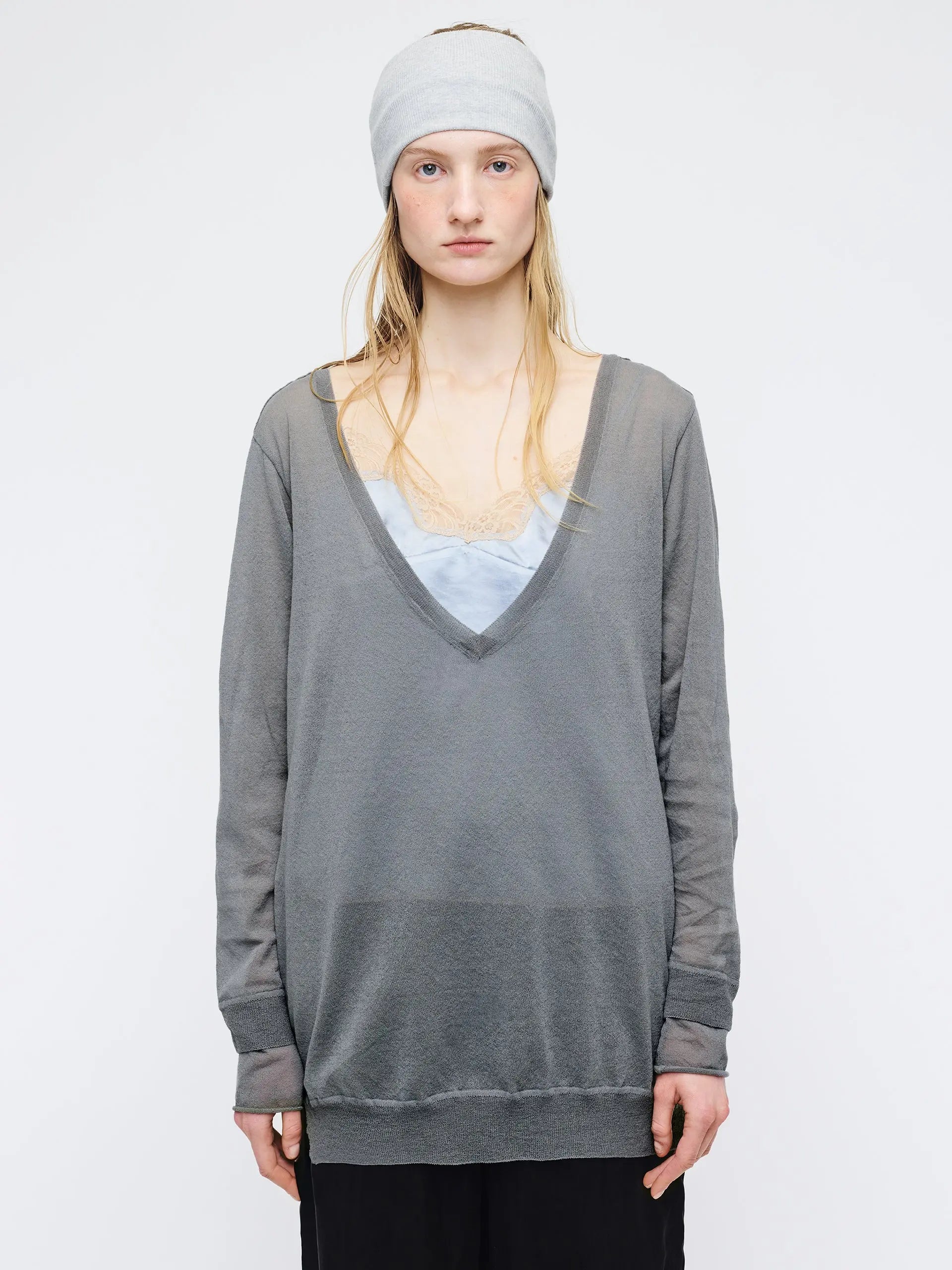 DEEP V-NECK PULLOVER_grey margesherwood