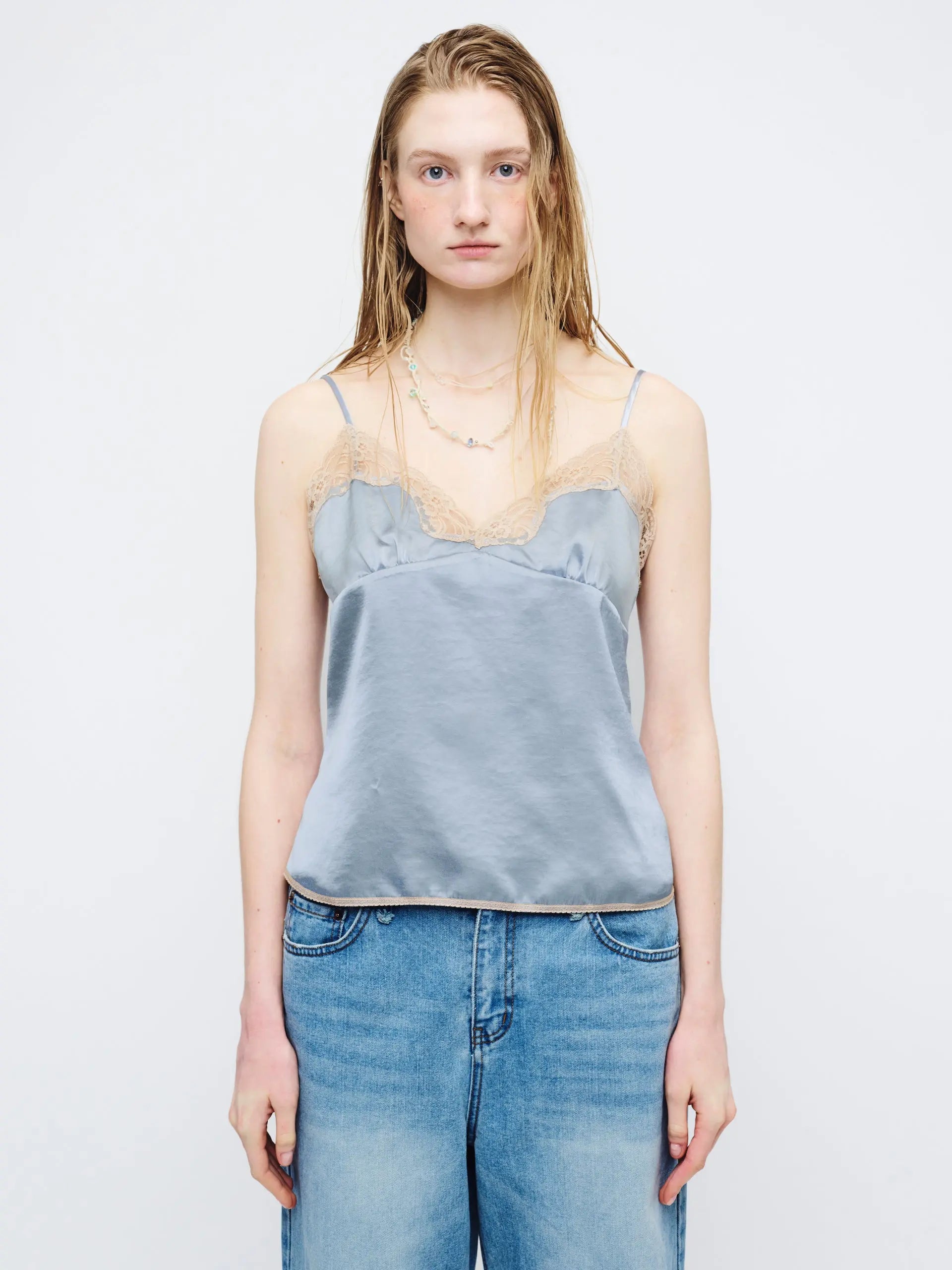 LACE SLEEVELESS TOP_sky blue margesherwood
