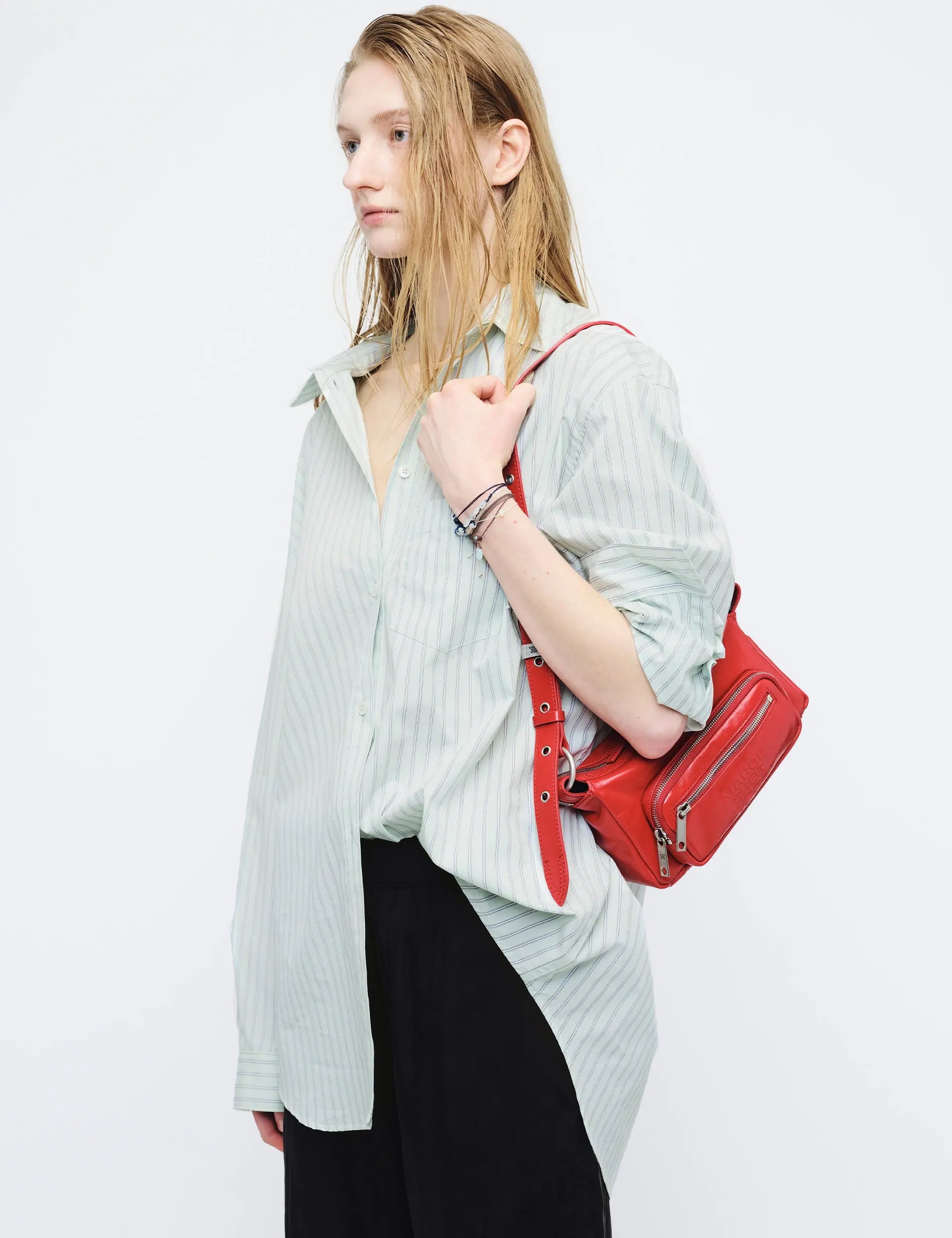 OUTPOCKET HOBO MINI_apple red glossy plain margesherwood