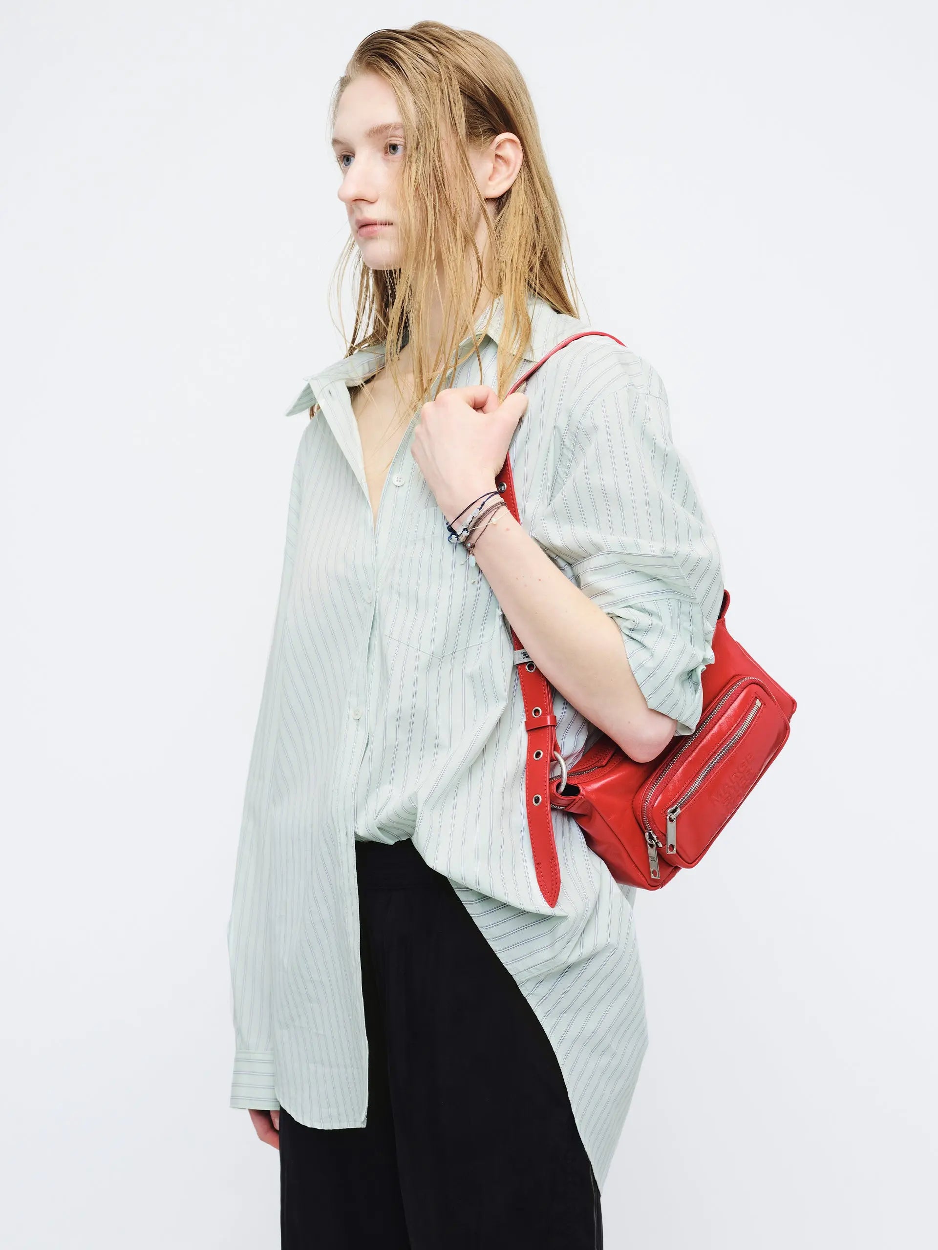 OUTPOCKET HOBO MINI_apple red glossy plain margesherwood