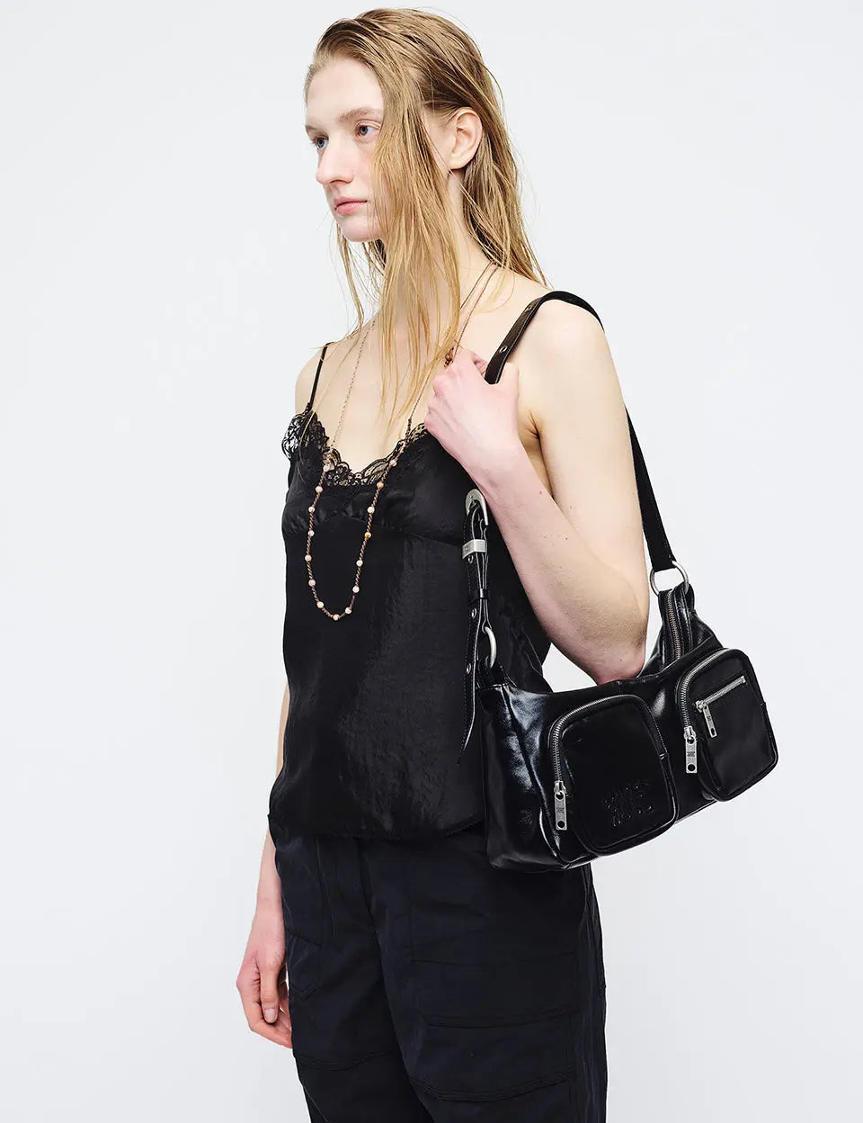 OUTPOCKET HOBO_black glossy plain margesherwood