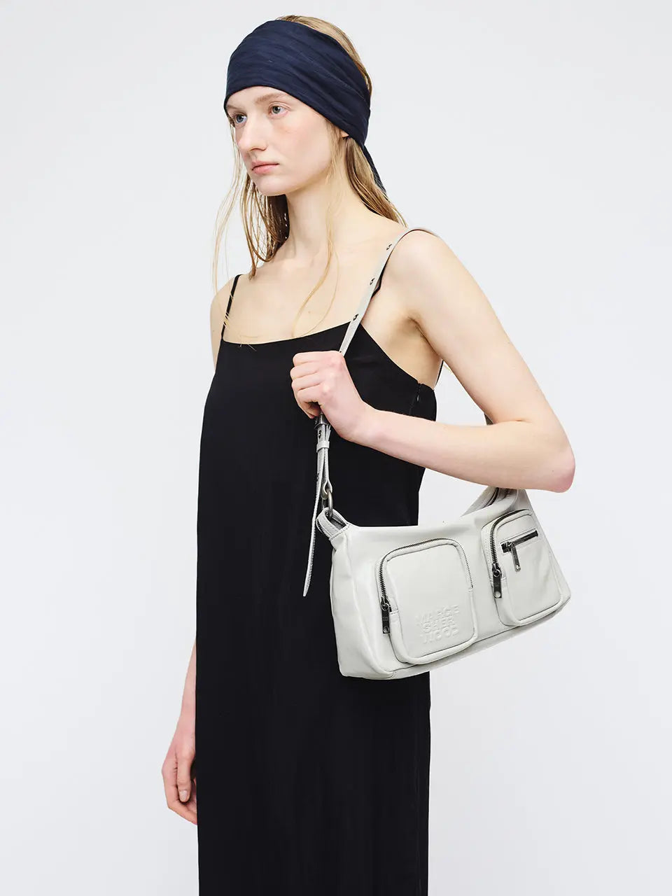 OUTPOCKET HOBO_light grey glossy plain margesherwood