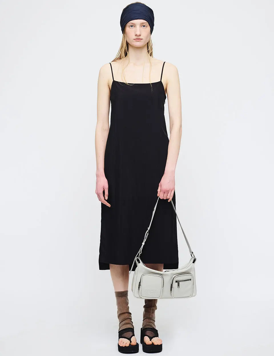 OUTPOCKET HOBO_light grey glossy plain margesherwood