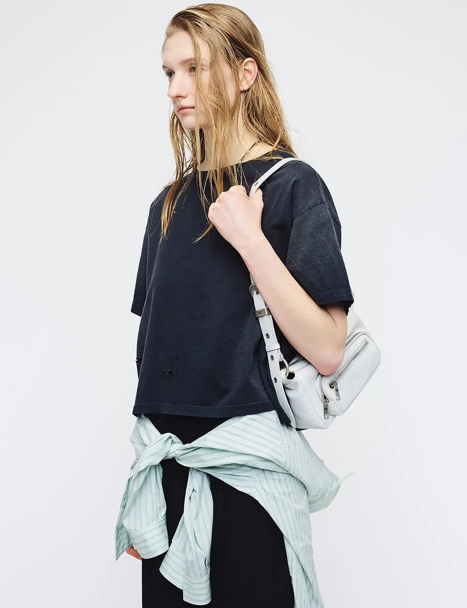 OUTPOCKET HOBO MINI_off white cracked margesherwood