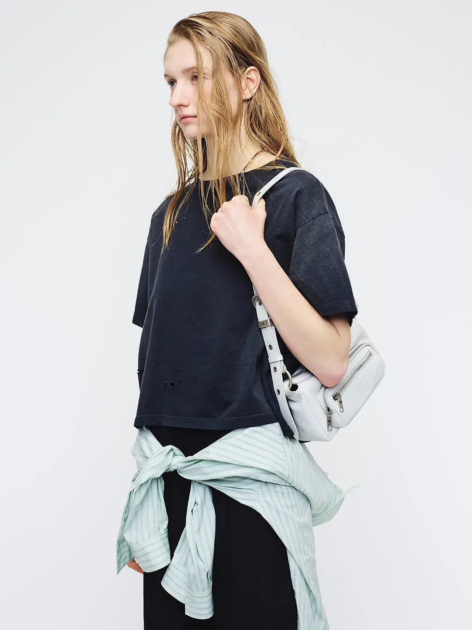 OUTPOCKET HOBO MINI_off white cracked margesherwood