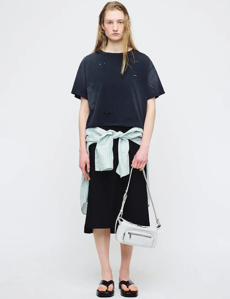 OUTPOCKET HOBO MINI_off white cracked margesherwood
