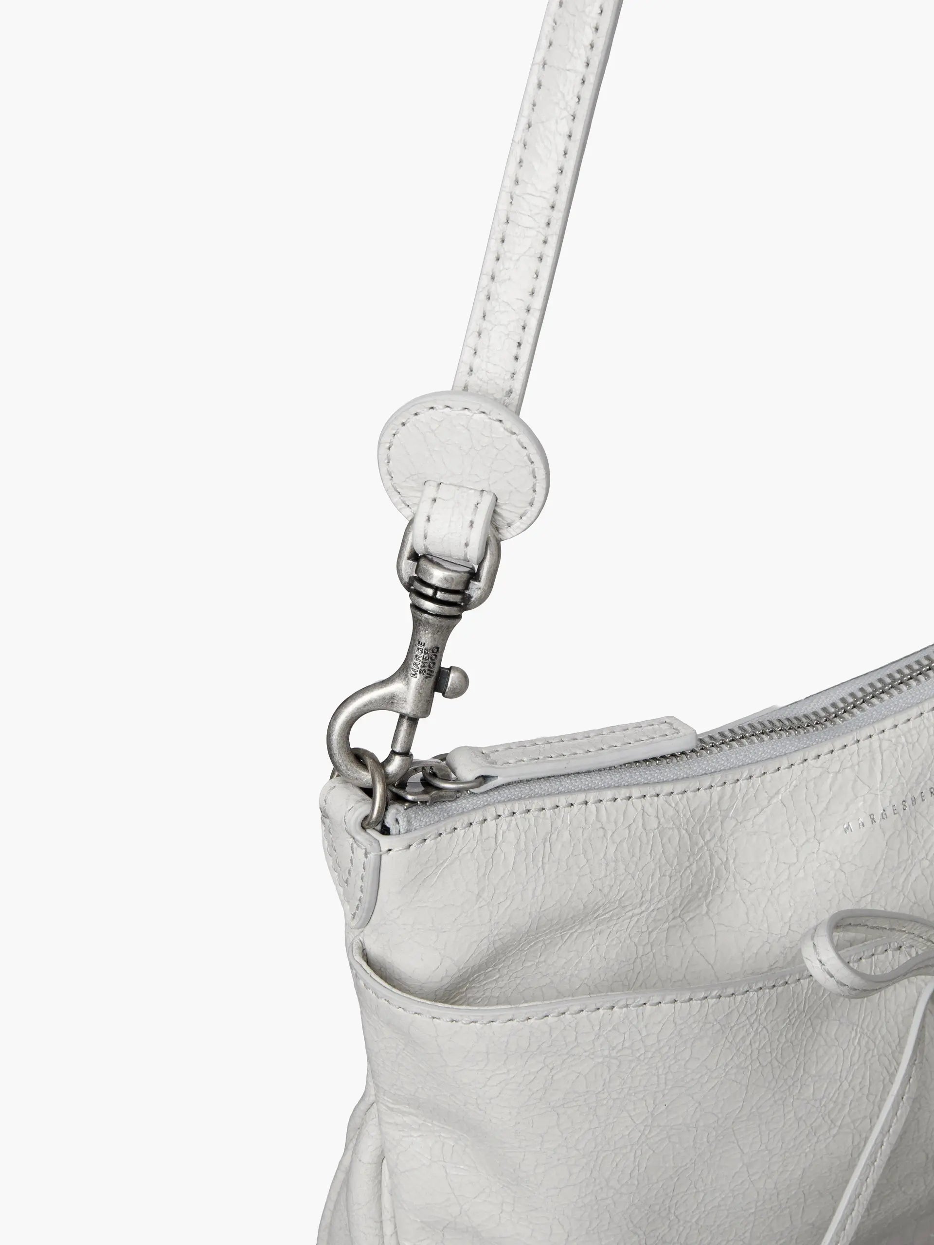 RIBBON POCHETTE_off white cracked margesherwood