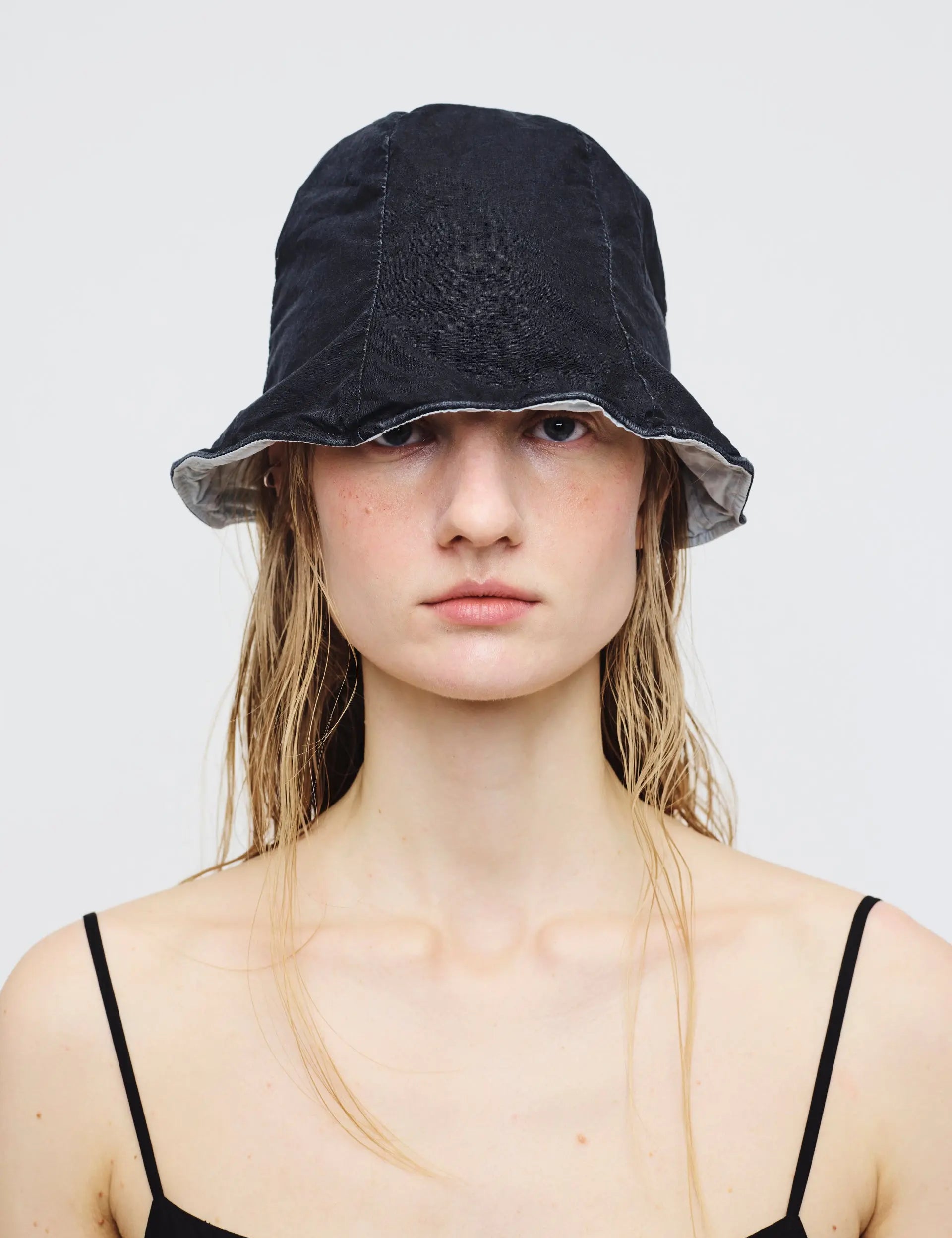 WASHED COTTON BUCKET HAT_black margesherwood
