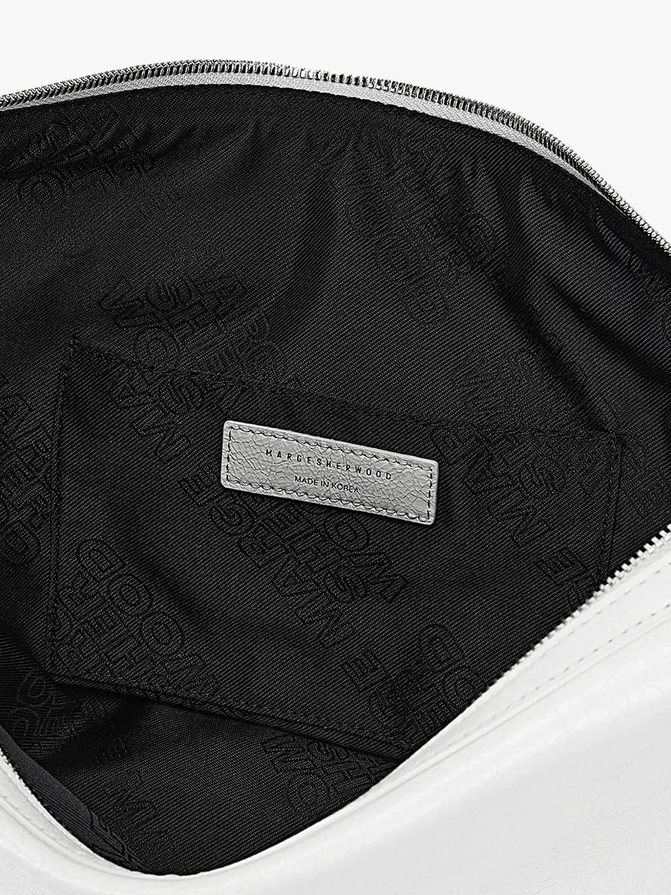 BELTED HOBO MEDIUM_off white cracked margesherwood