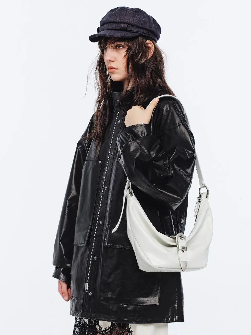 BELTED HOBO MEDIUM_off white cracked margesherwood