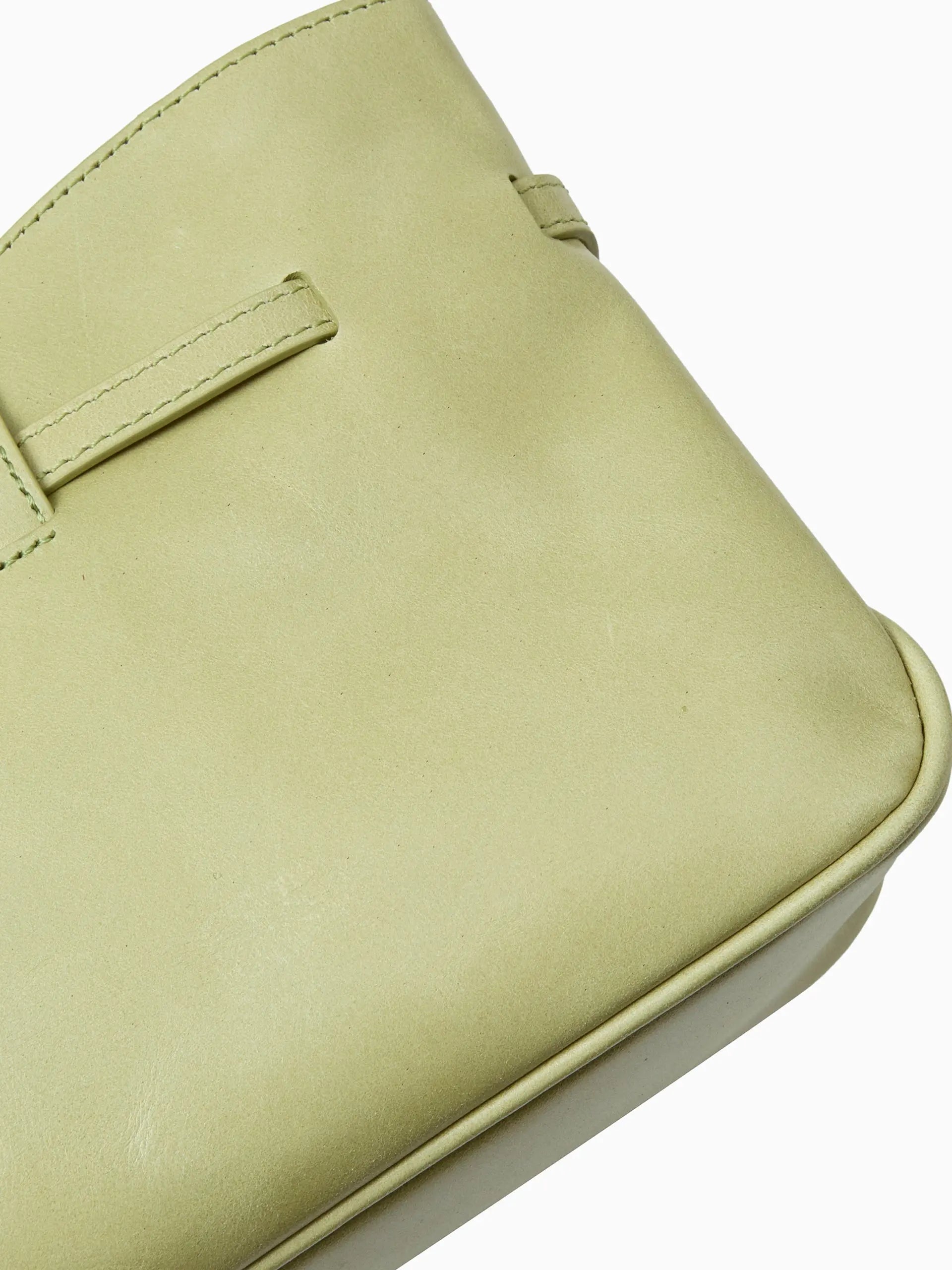GRANDMA USED SHOULDER BAG_avocado pull-up margesherwood