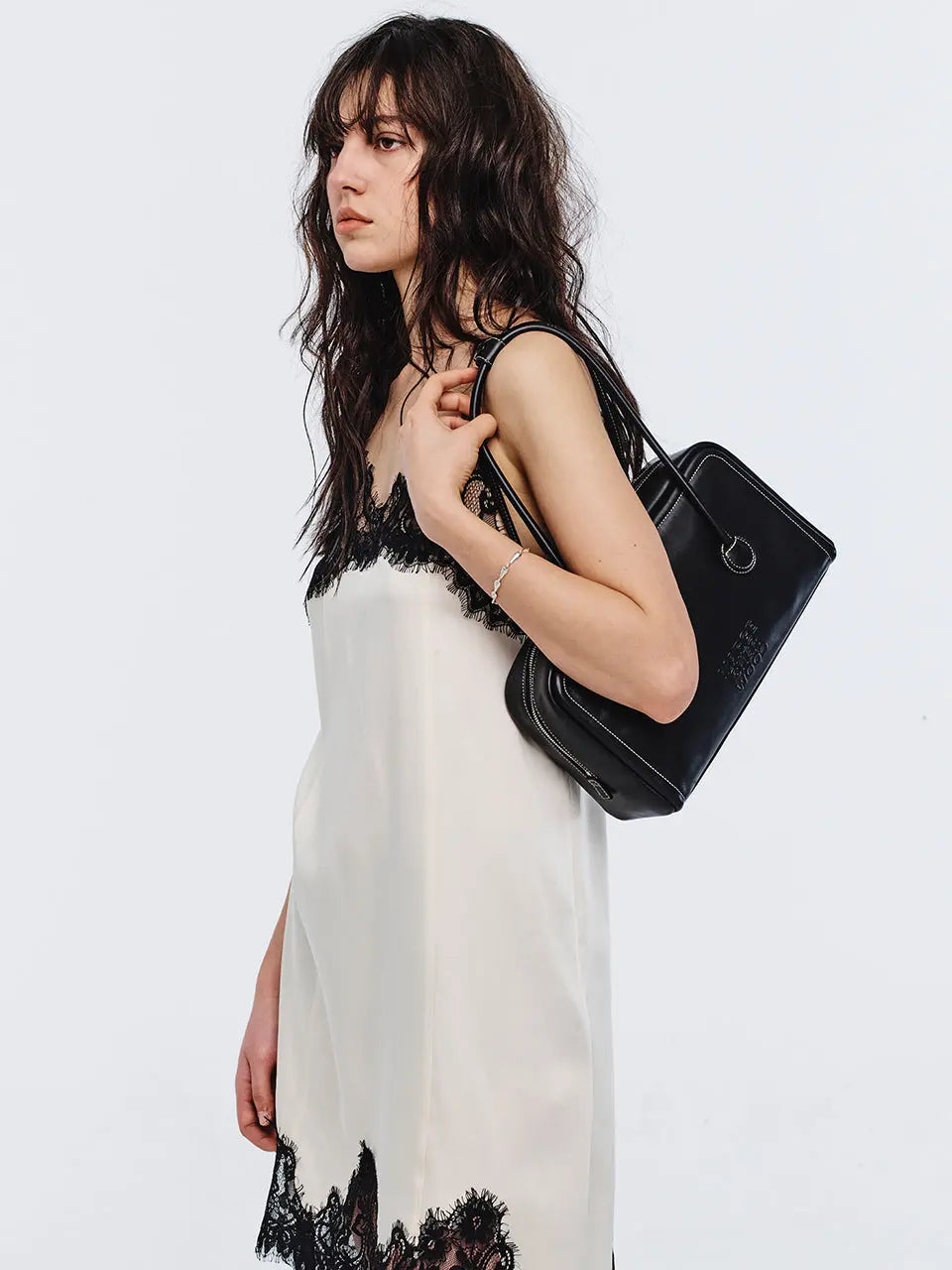 SOFT BOSTON SMALL_black plain margesherwood